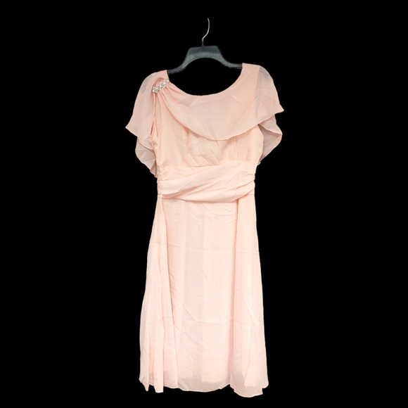 NWOT Pale Pink Semi-Formal Dress Size M - Picture 1 of 5